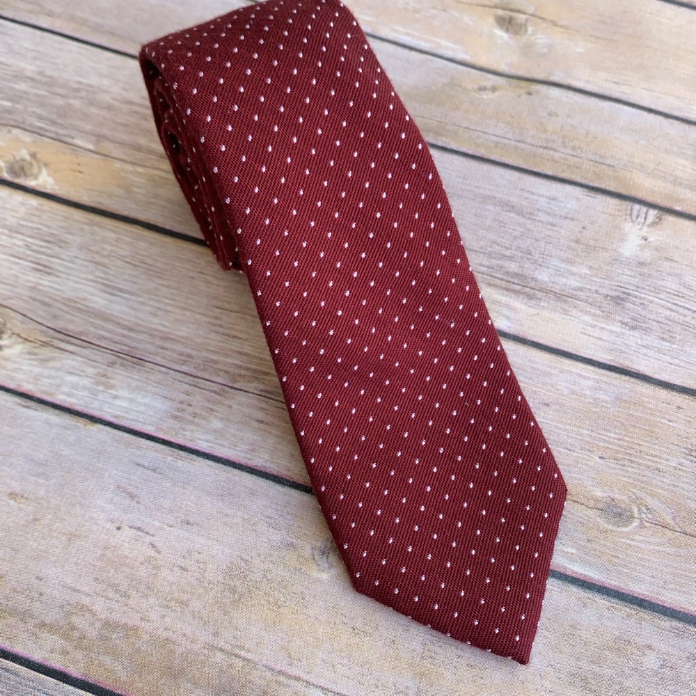 Maroon esquire tie